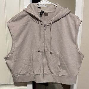 H&M Cream crop and Sleeveless Zip-Up Hoodie